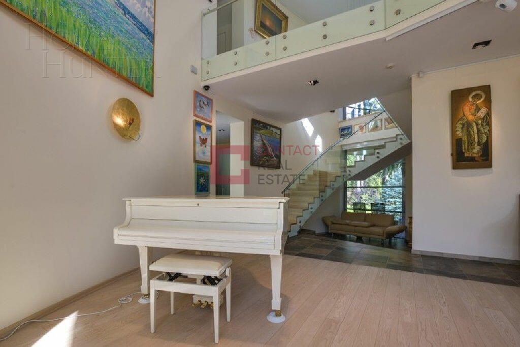 2-этажный коттедж 1 500 м² с отделкой