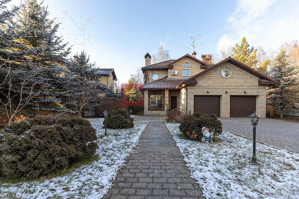 2-этажный коттедж 300 м² с отделкой