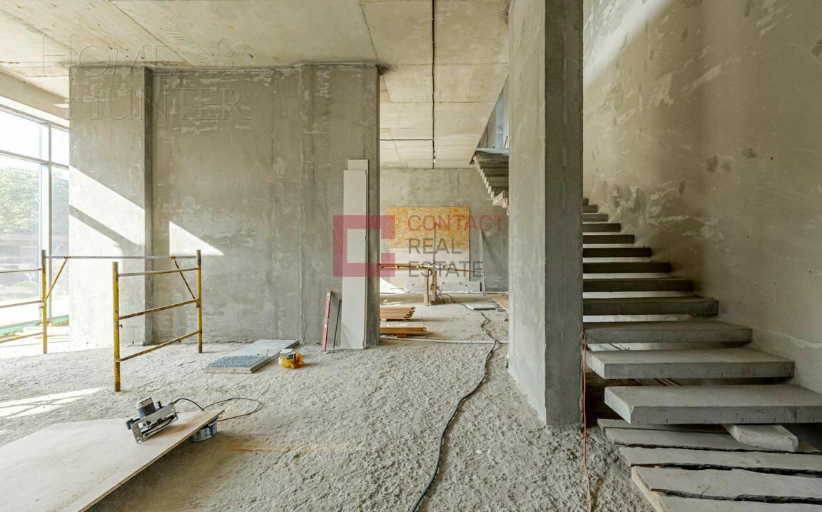 2-этажный коттедж 1 300 м² без отделки