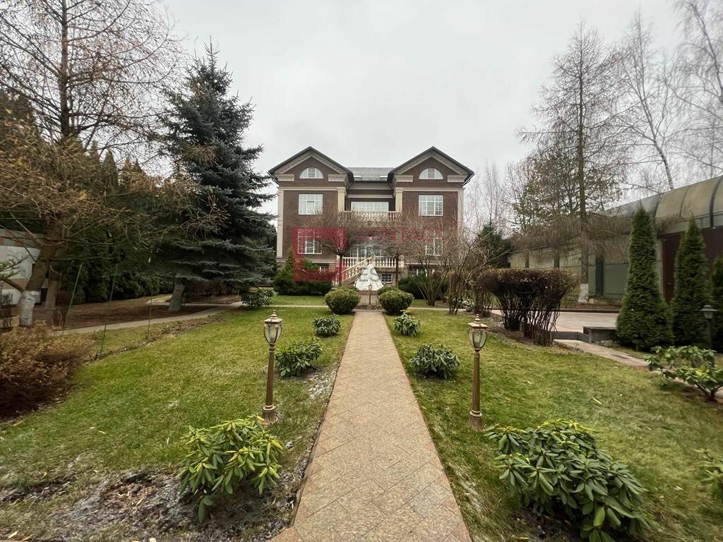 2-этажный коттедж 1 200 м² с отделкой