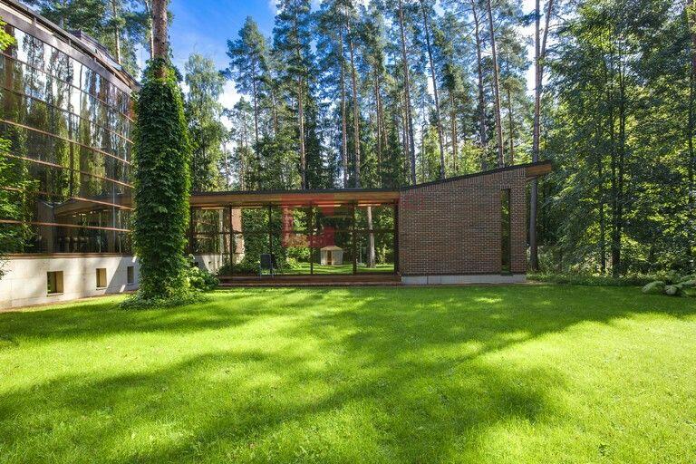 2-этажный коттедж 1 500 м² с отделкой