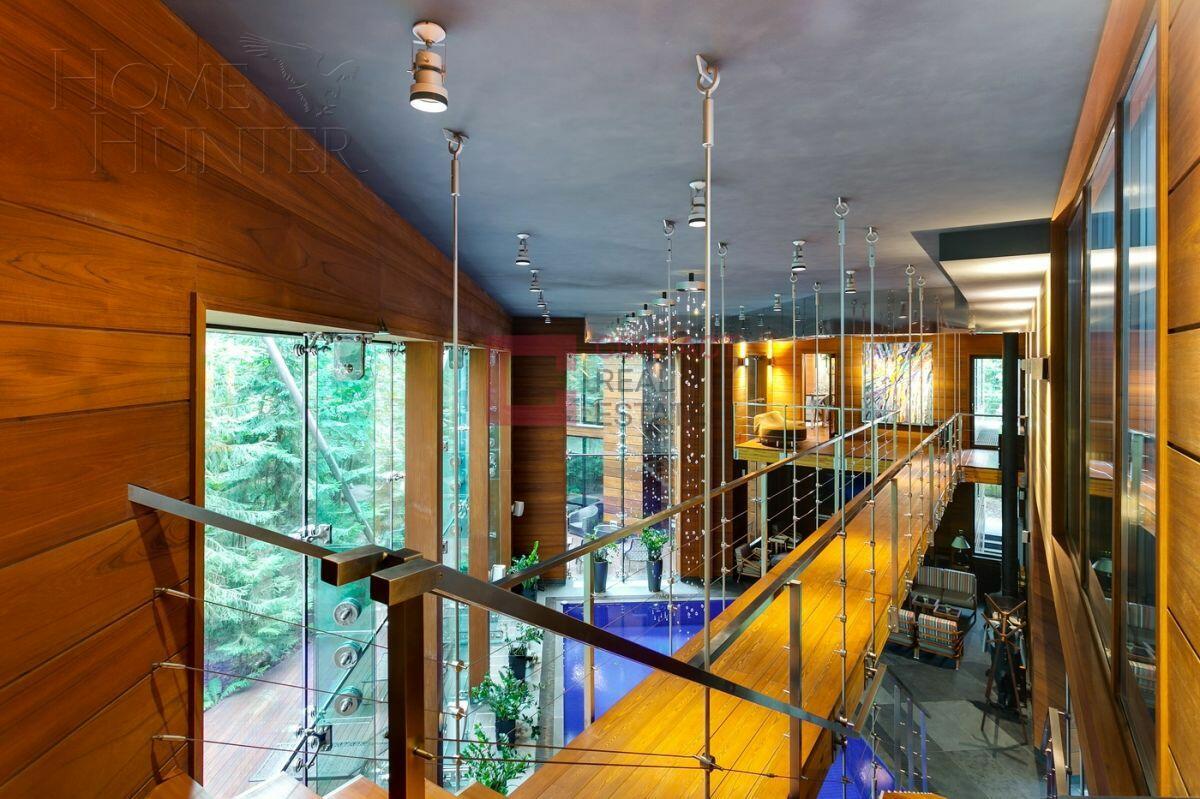 2-этажный коттедж 1 750 м² с отделкой