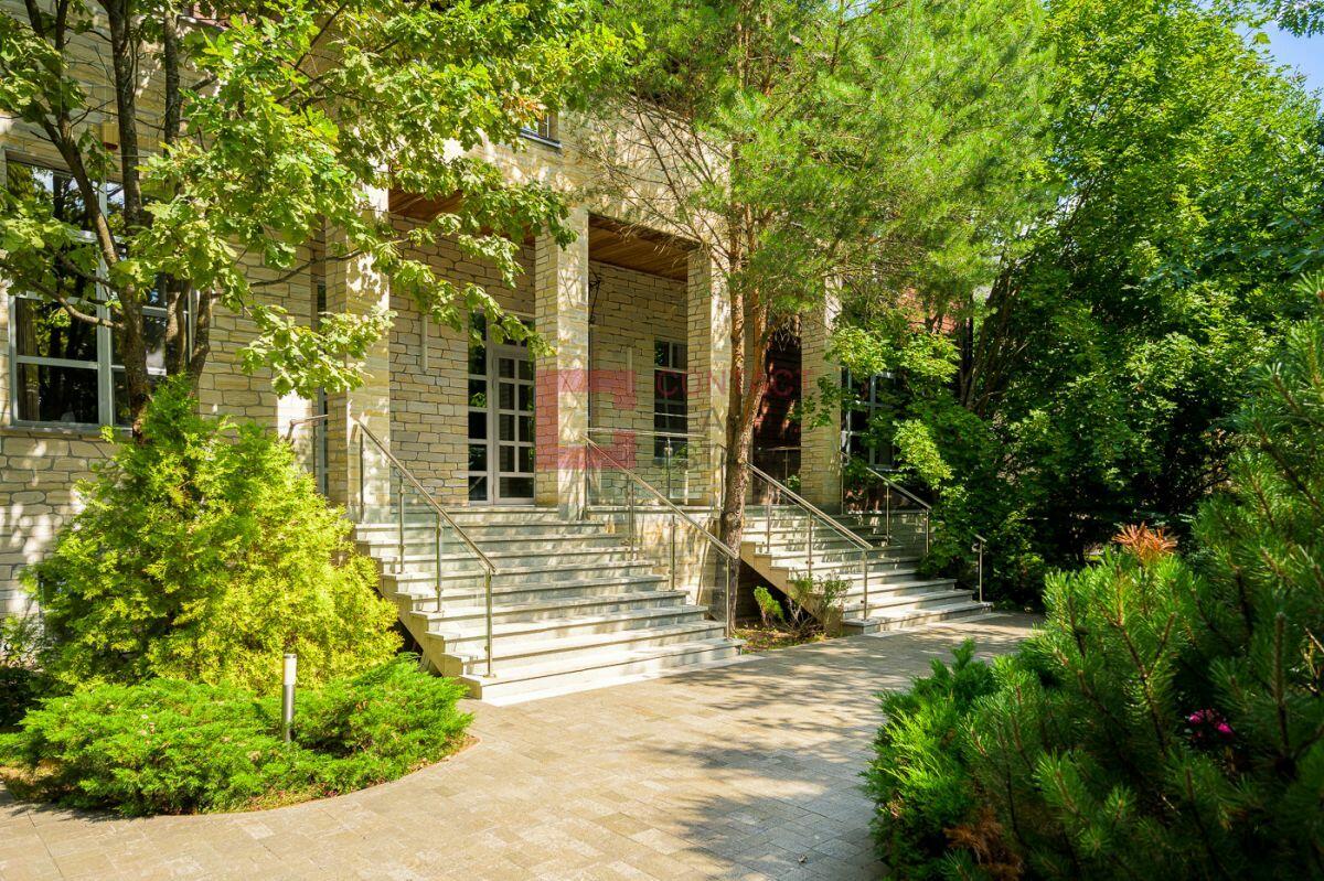 2-этажный коттедж 940 м² с отделкой