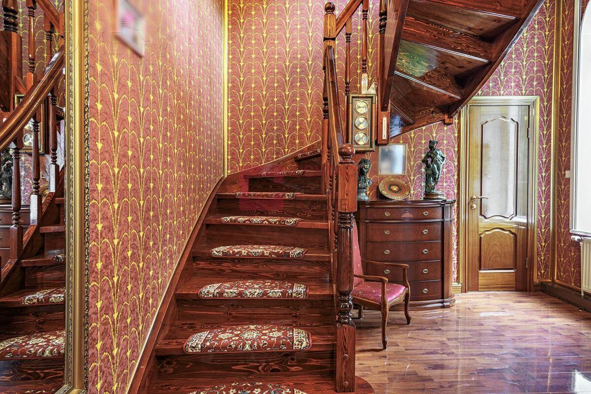 2-этажный коттедж 250 м² с отделкой