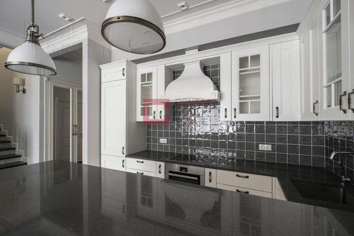 2-этажный таунхаус 220 м² с отделкой