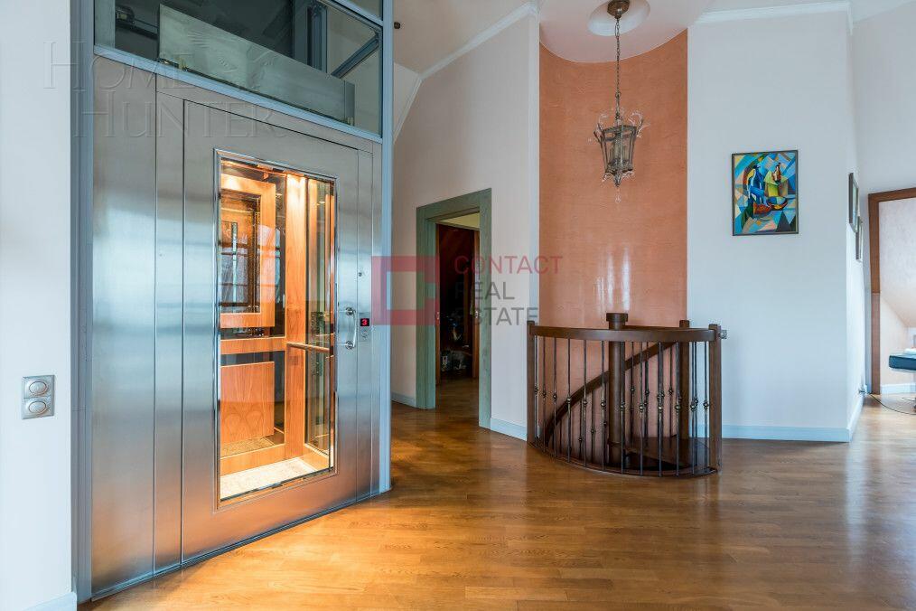 2-этажный коттедж 1 180 м² с отделкой