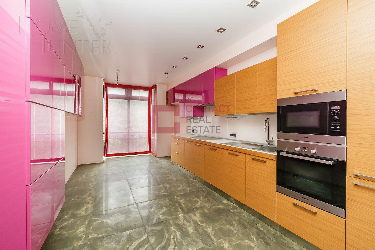 3-этажный таунхаус 350 м² с отделкой