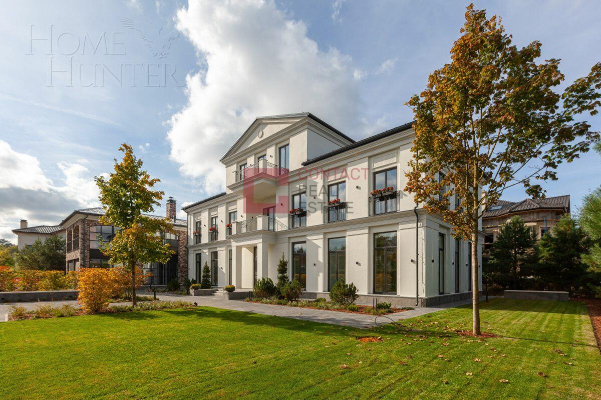 3-этажный коттедж 1 200 м² без отделки