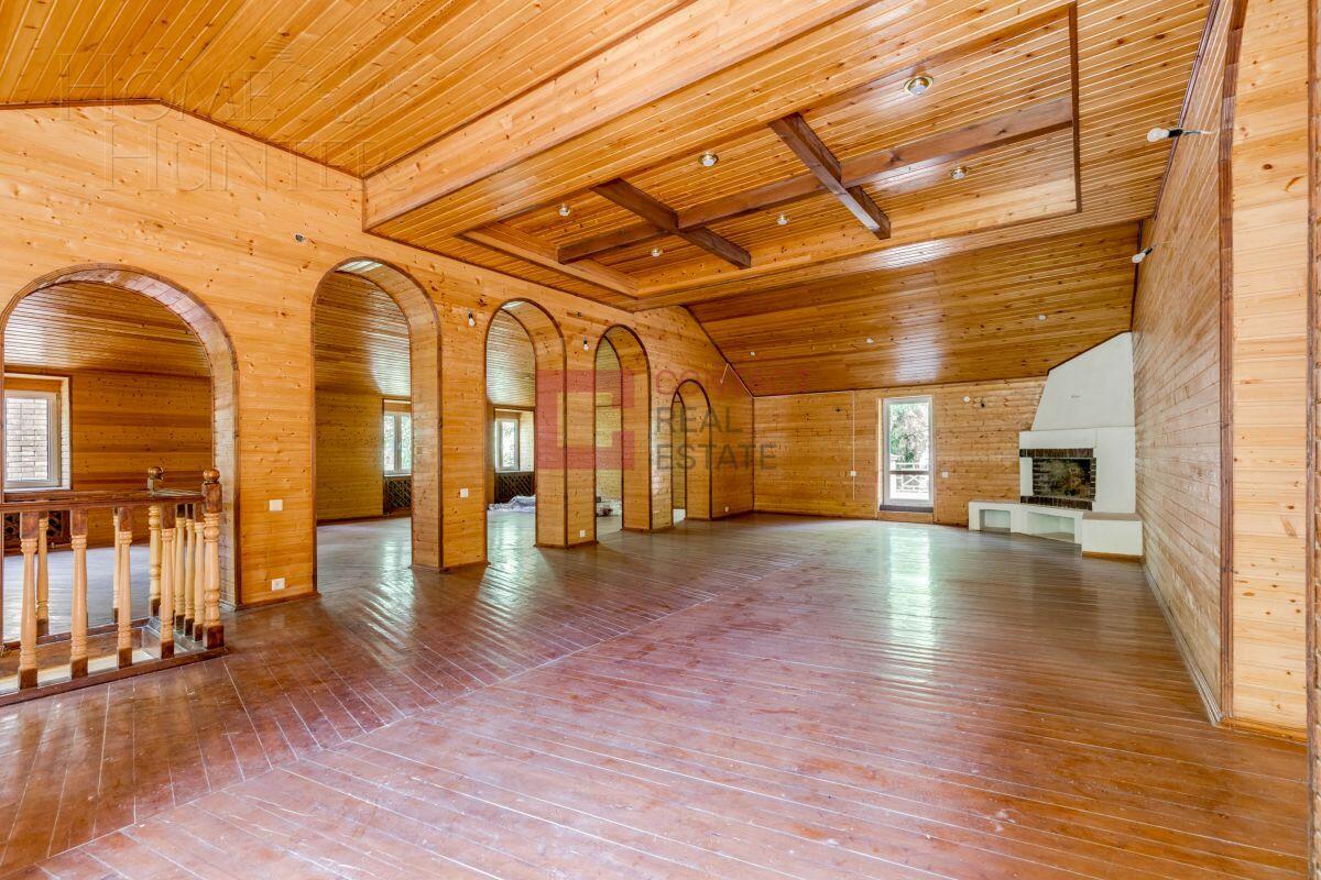 3-этажный коттедж 8 755 м² с отделкой