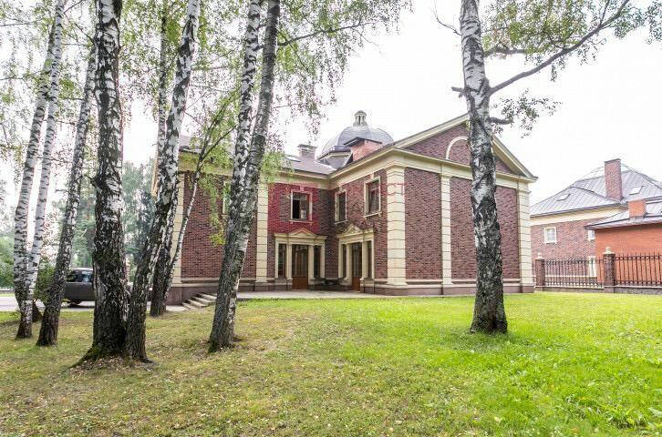 2-этажный коттедж 900 м² с отделкой