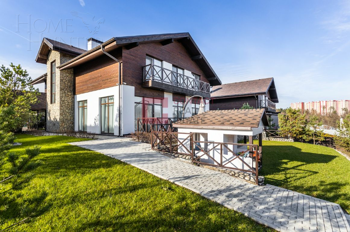 2-этажный коттедж 300 м² с отделкой