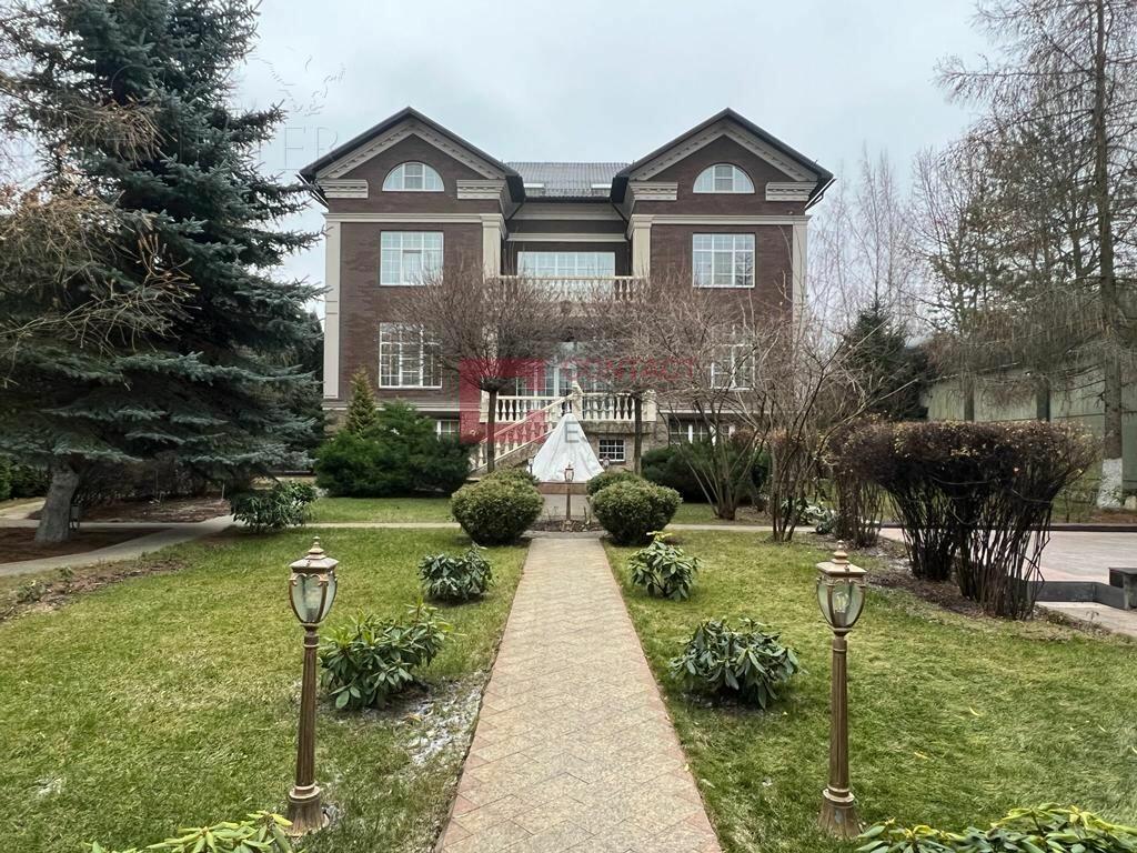 2-этажный коттедж 1 200 м² с отделкой