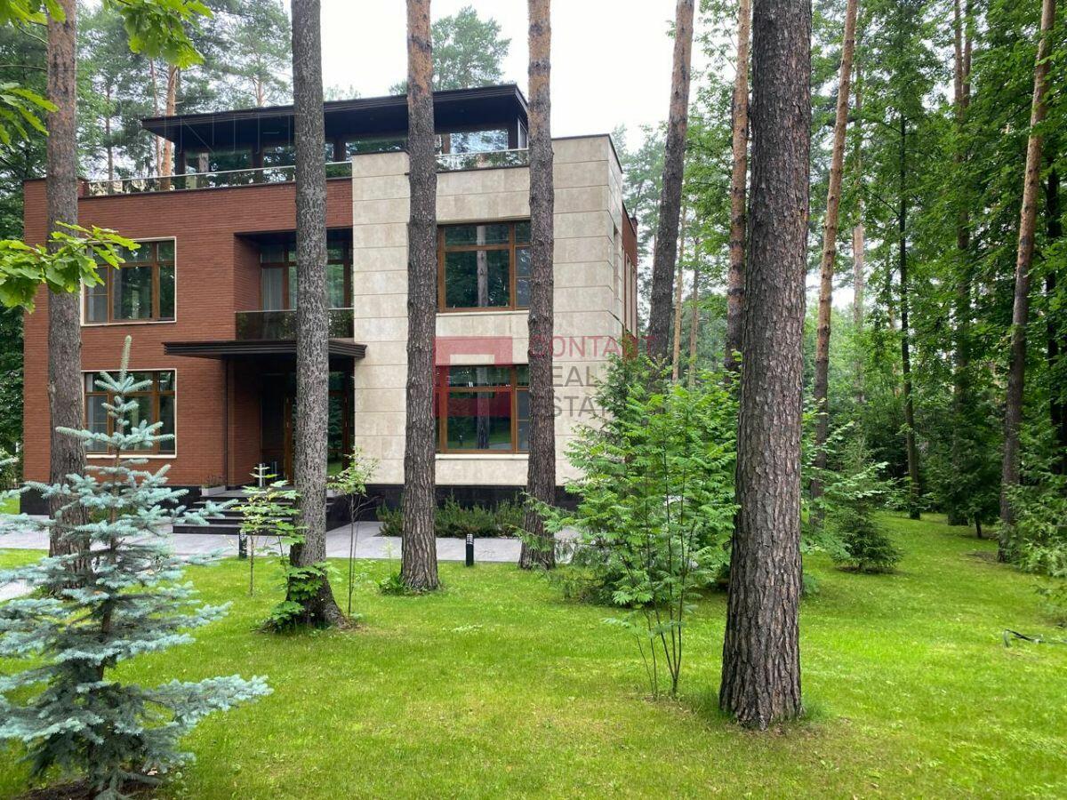 3-этажный коттедж 450 м² с отделкой