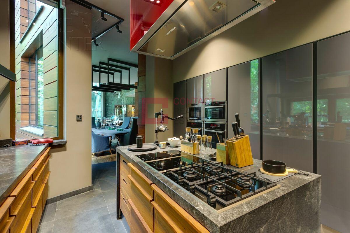 2-этажный коттедж 1 750 м² с отделкой