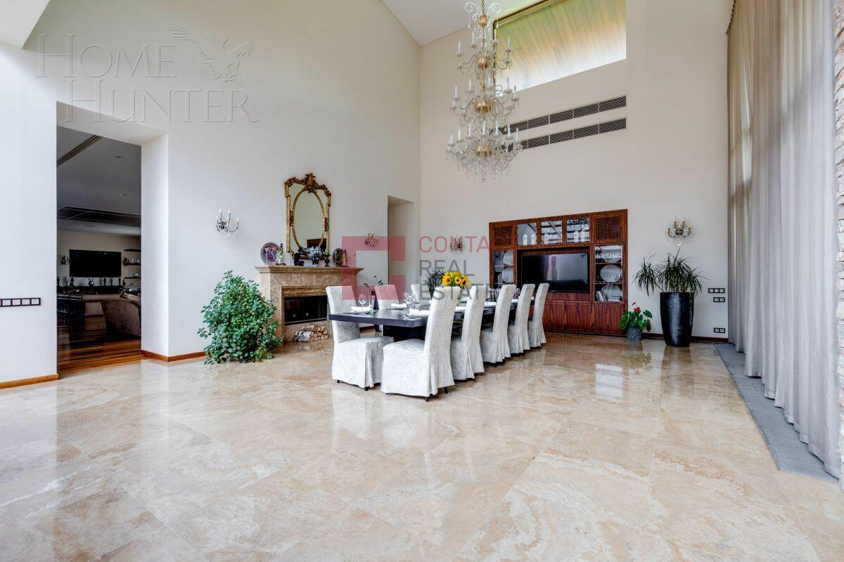 2-этажный коттедж 1 360 м² с отделкой