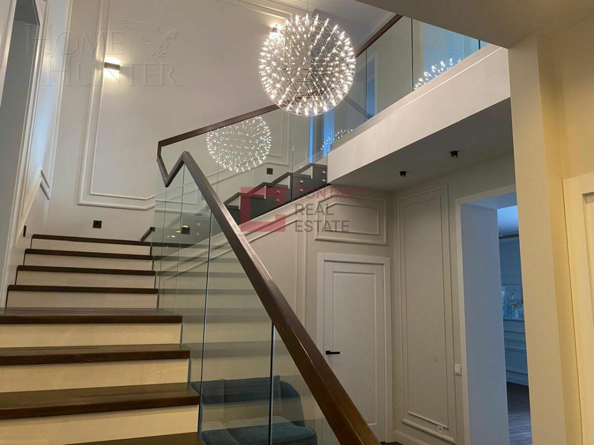 3-этажный коттедж 400 м² с отделкой