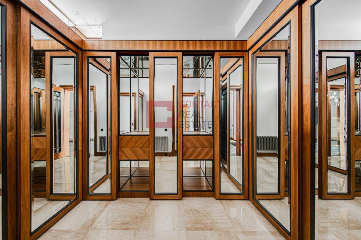 2-этажный коттедж 989.7 м² с отделкой