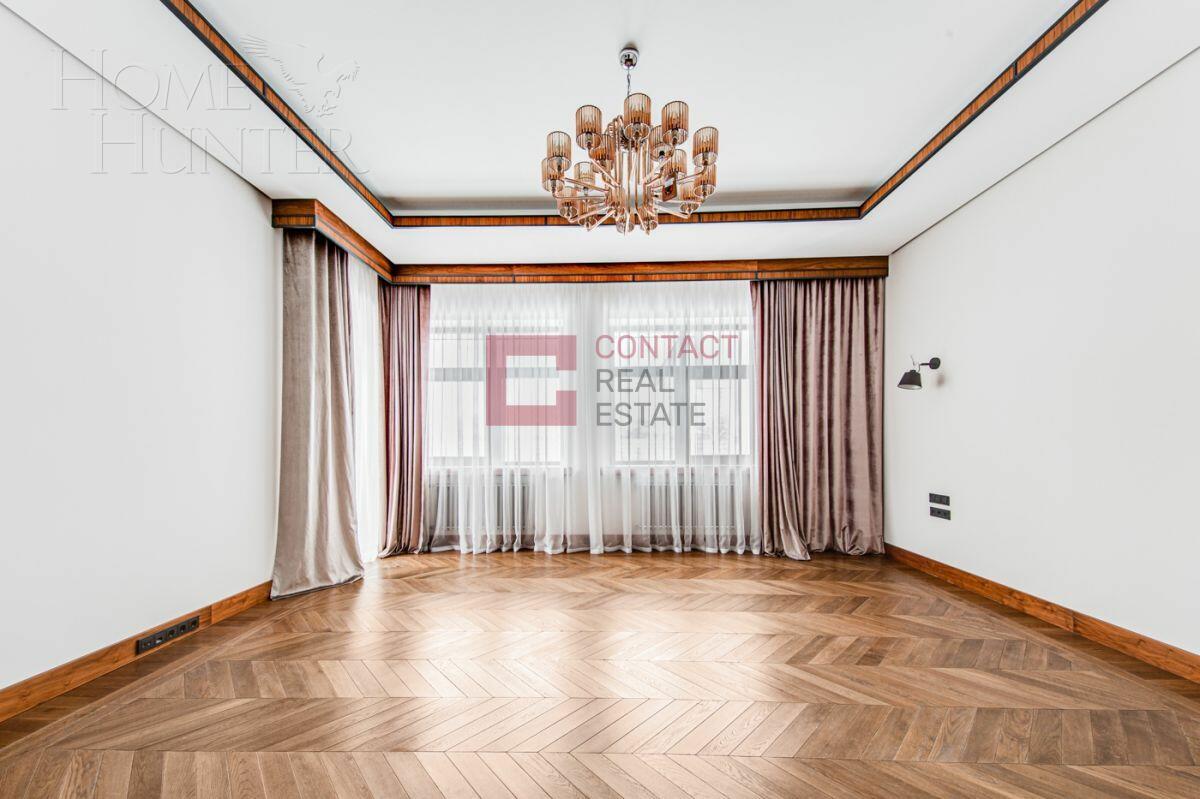 2-этажный коттедж 989.7 м² с отделкой