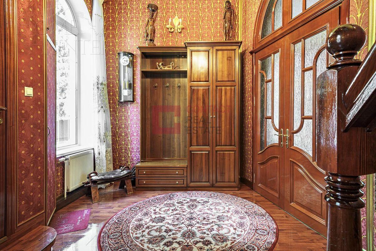 2-этажный коттедж 250 м² с отделкой