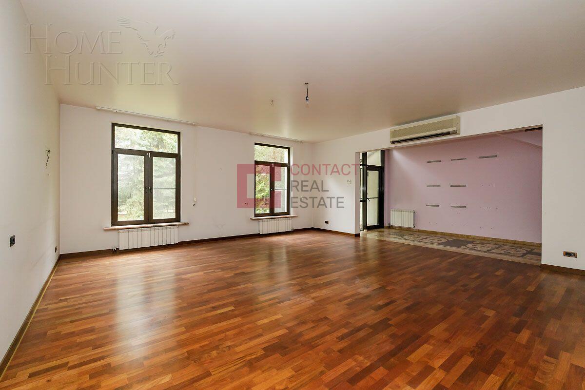 3-этажный таунхаус 350 м² с отделкой