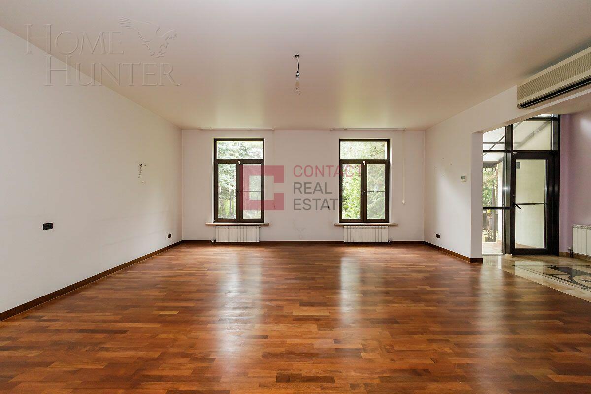 3-этажный таунхаус 350 м² с отделкой