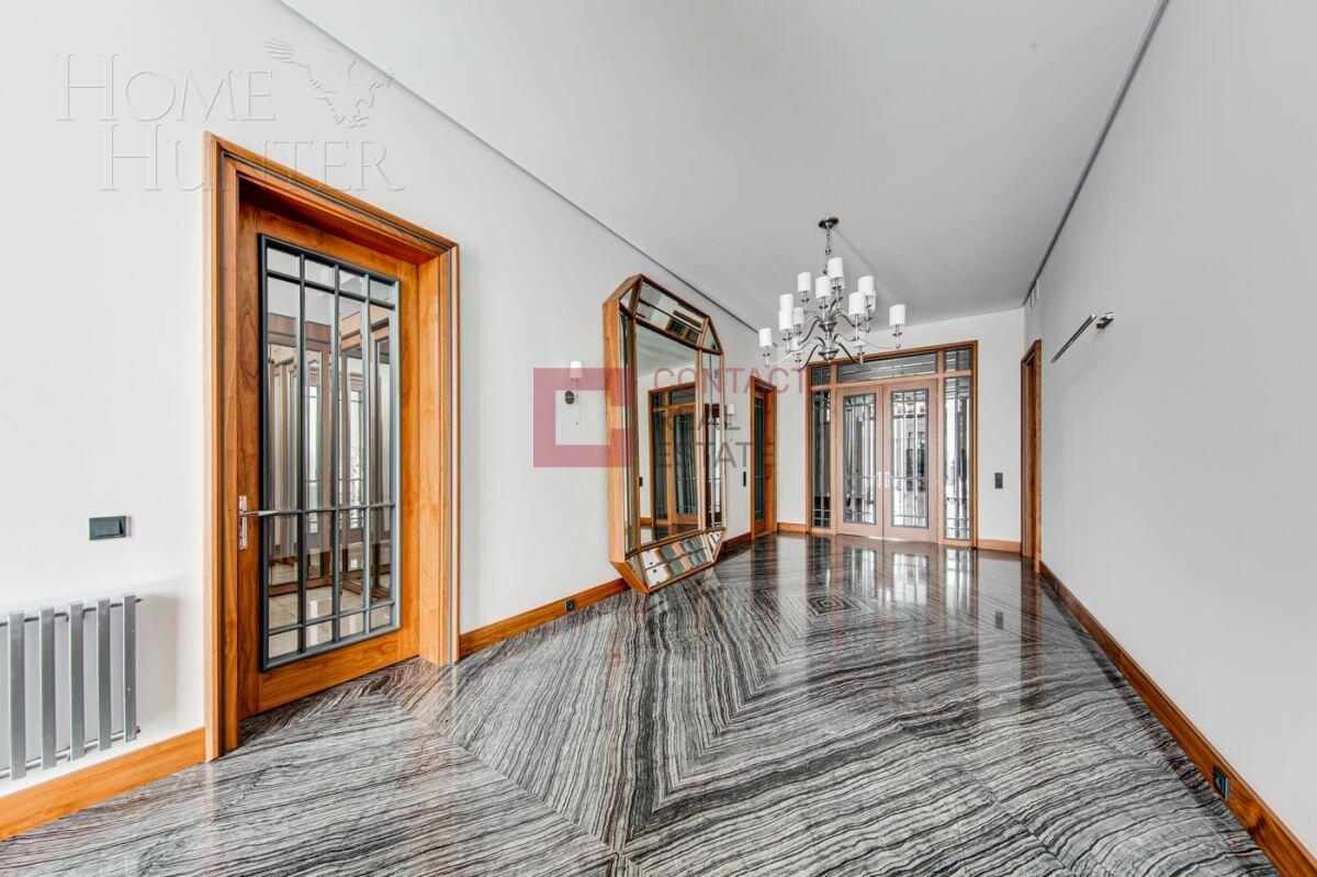 2-этажный коттедж 989.7 м² с отделкой