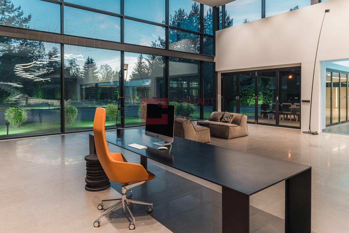 2-этажный коттедж 1 853 м² с отделкой