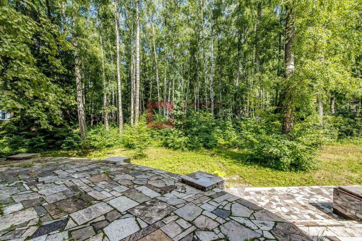 3-этажный коттедж 8 755 м² с отделкой