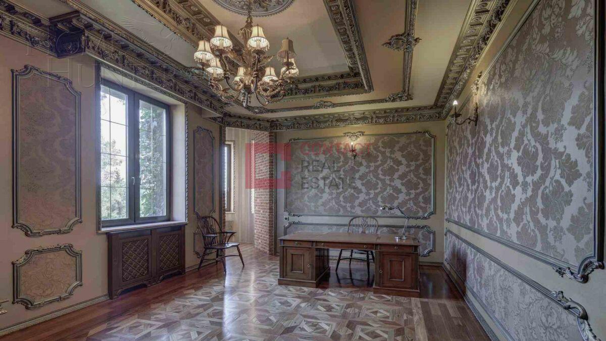 2-этажный коттедж 2 500 м² с отделкой