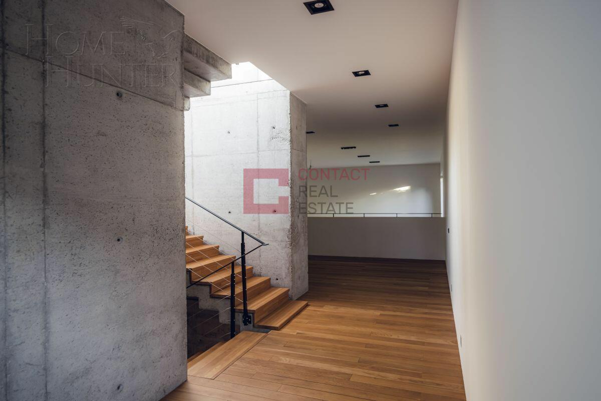 2-этажный коттедж 1 853 м² с отделкой