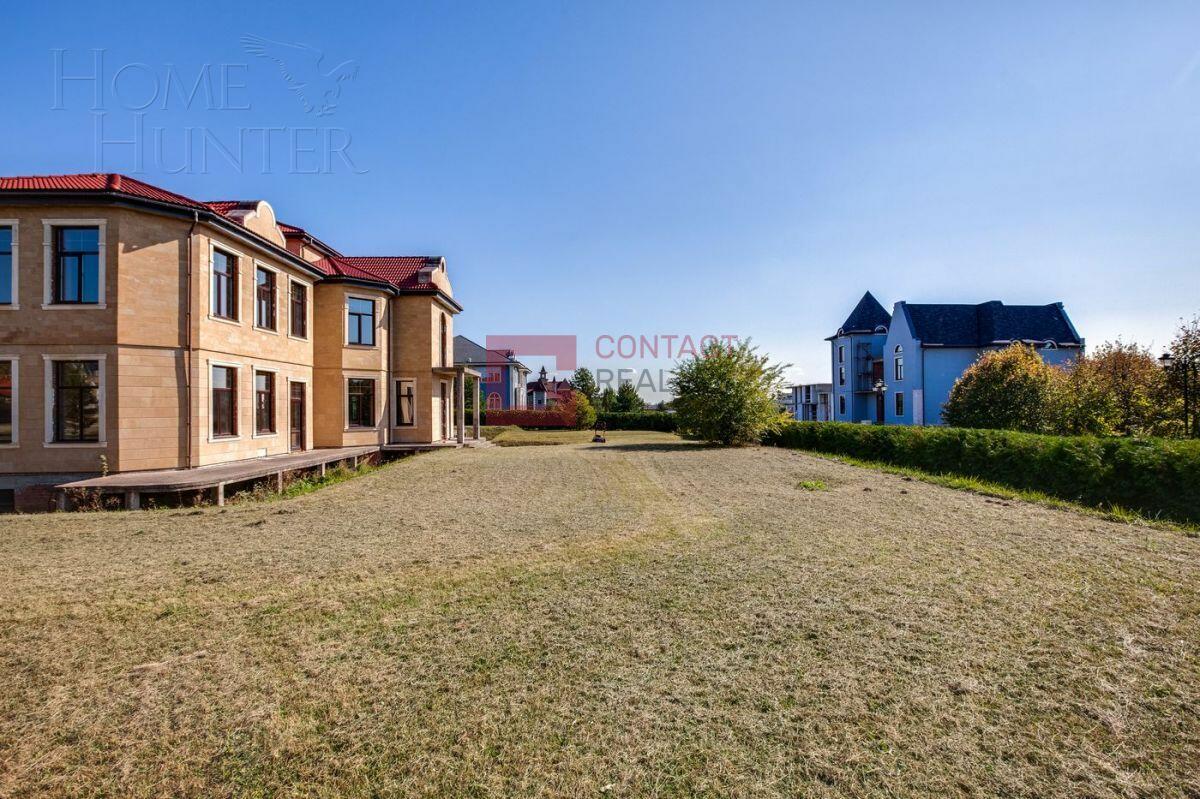 2-этажный коттедж 974 м² без отделки