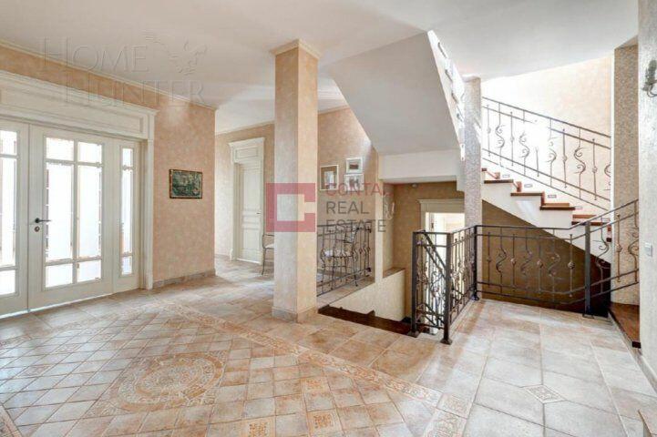 2-этажный коттедж 700 м² с отделкой