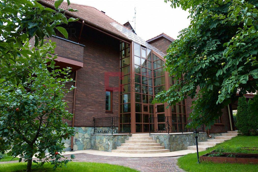 2-этажный коттедж 1 180 м² с отделкой