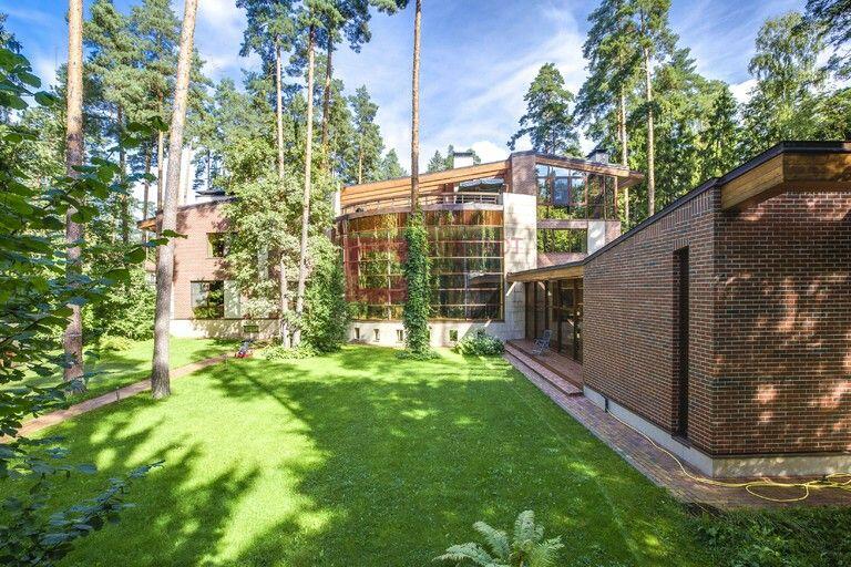 2-этажный коттедж 1 500 м² с отделкой