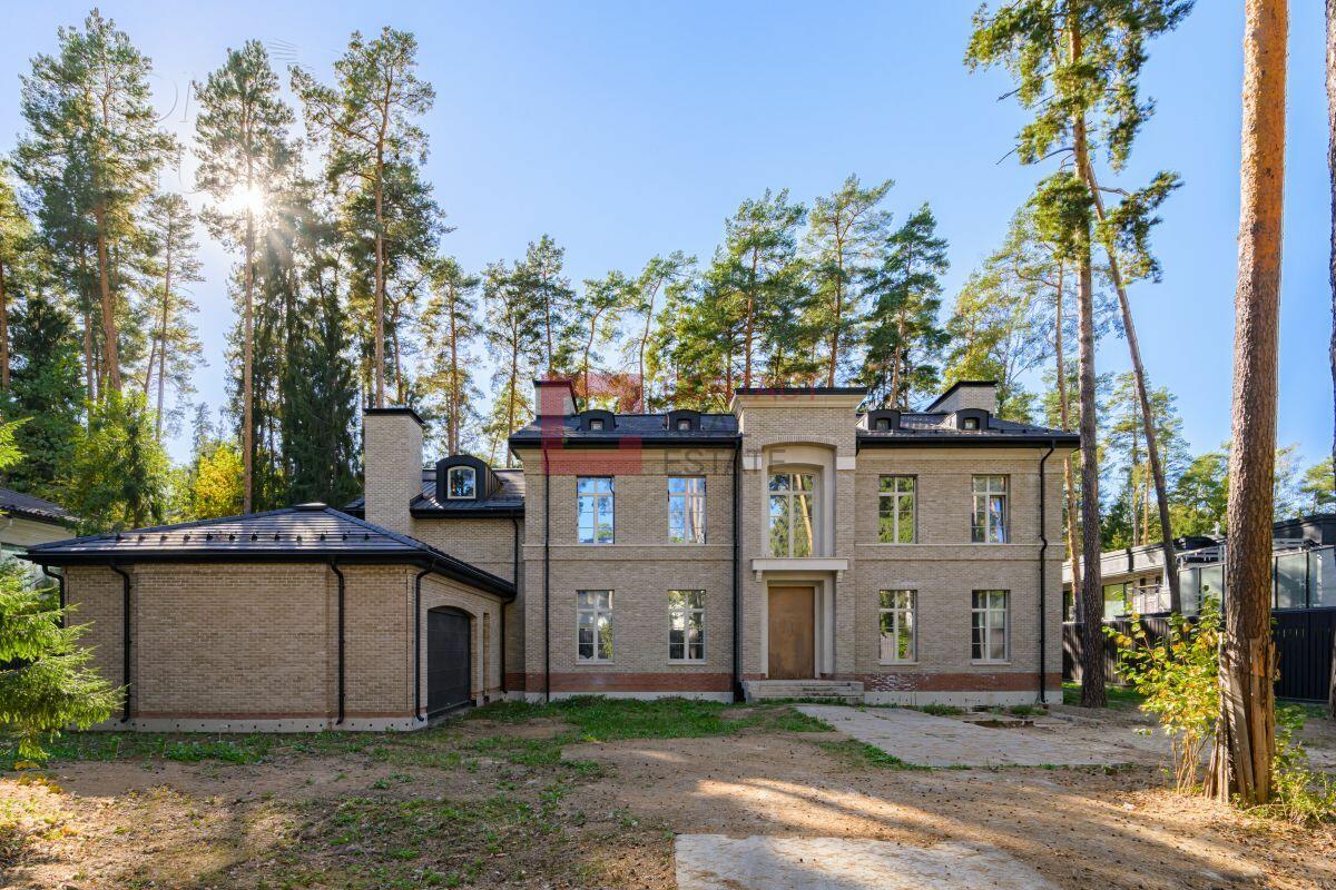 2-этажный коттедж 850 м² без отделки