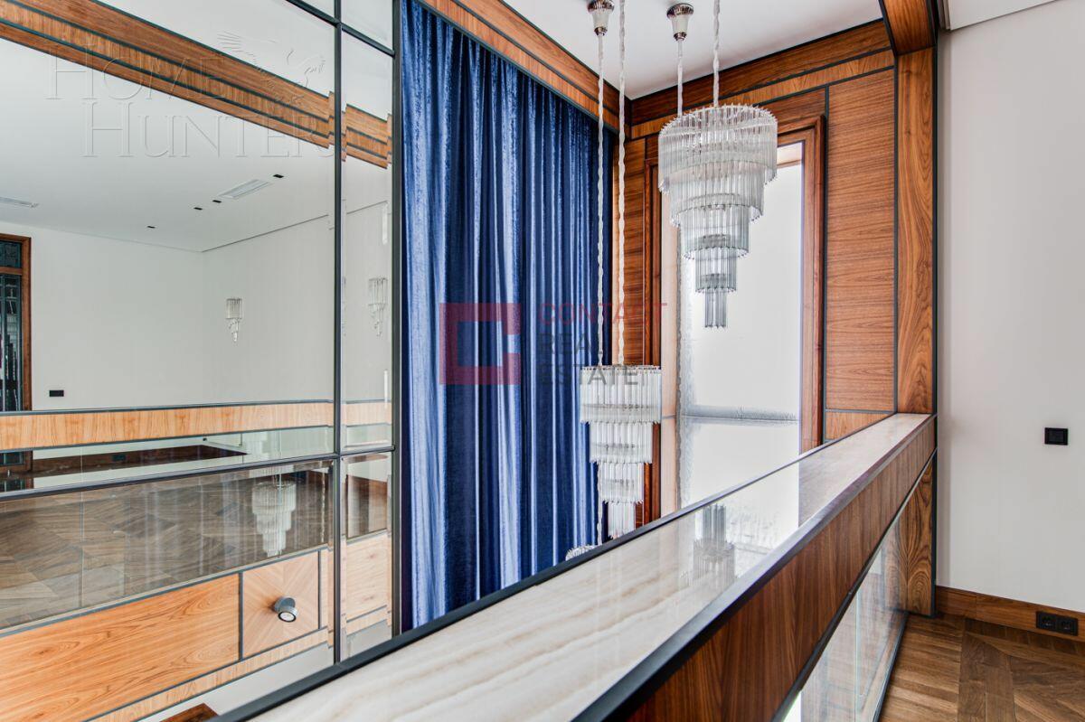 2-этажный коттедж 989.7 м² с отделкой