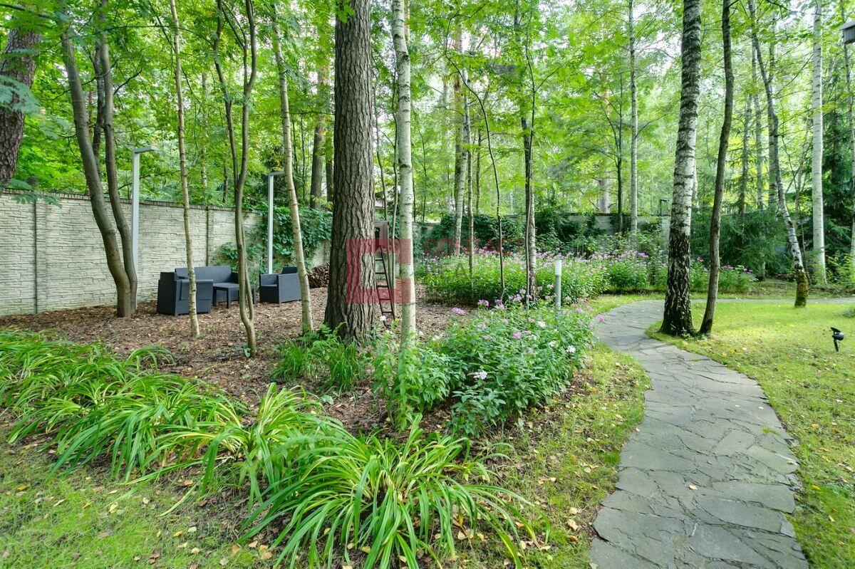 2-этажный коттедж 1 750 м² с отделкой