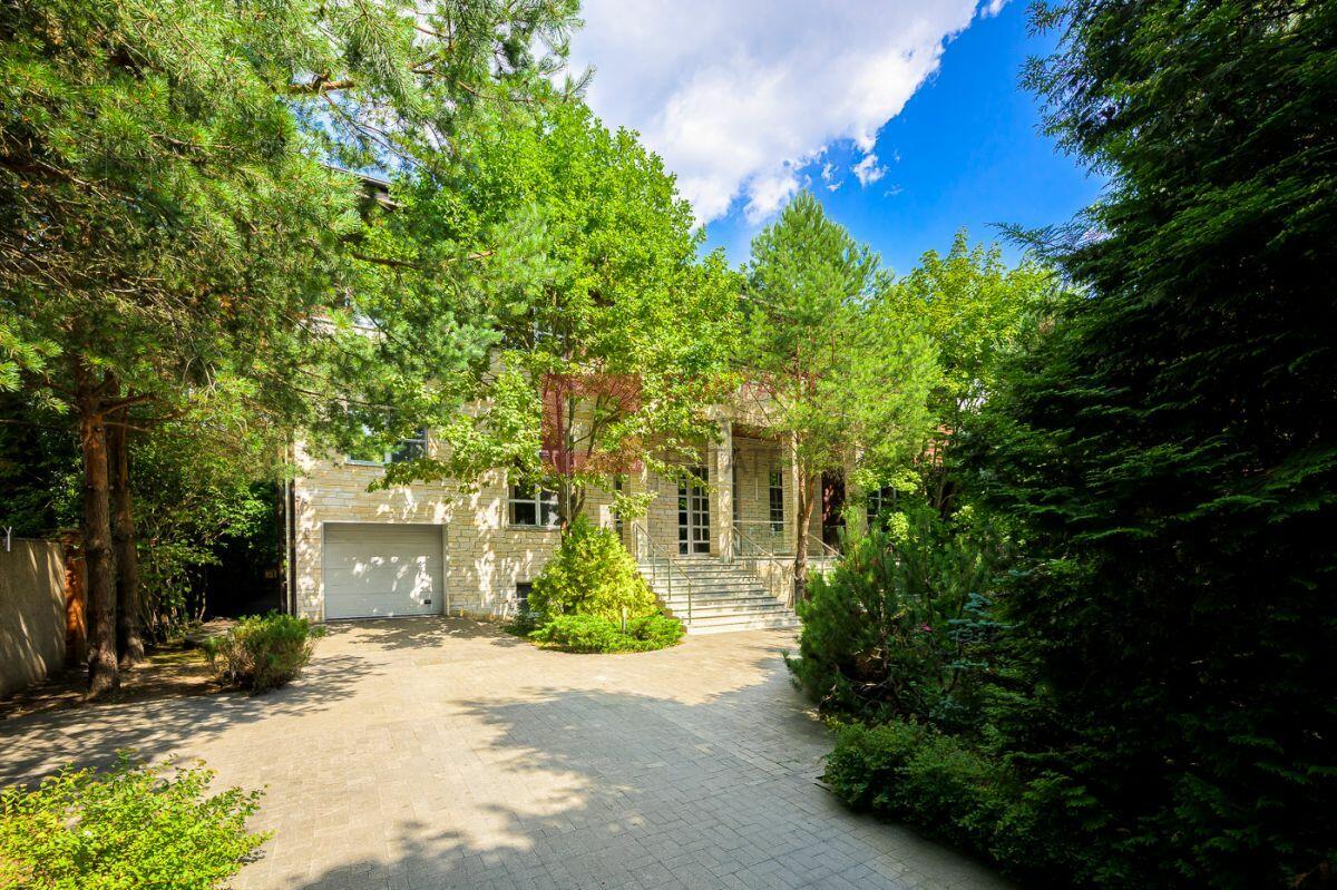 2-этажный коттедж 940 м² с отделкой