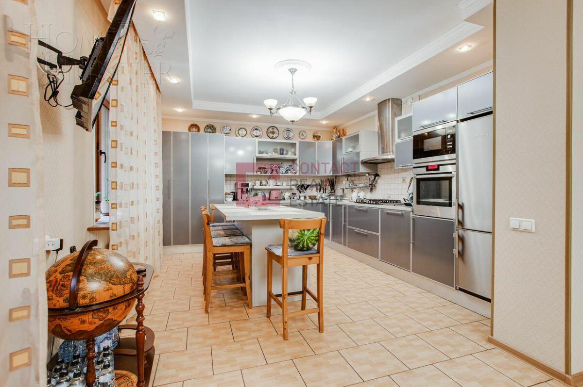 2-этажный коттедж 880 м² с отделкой