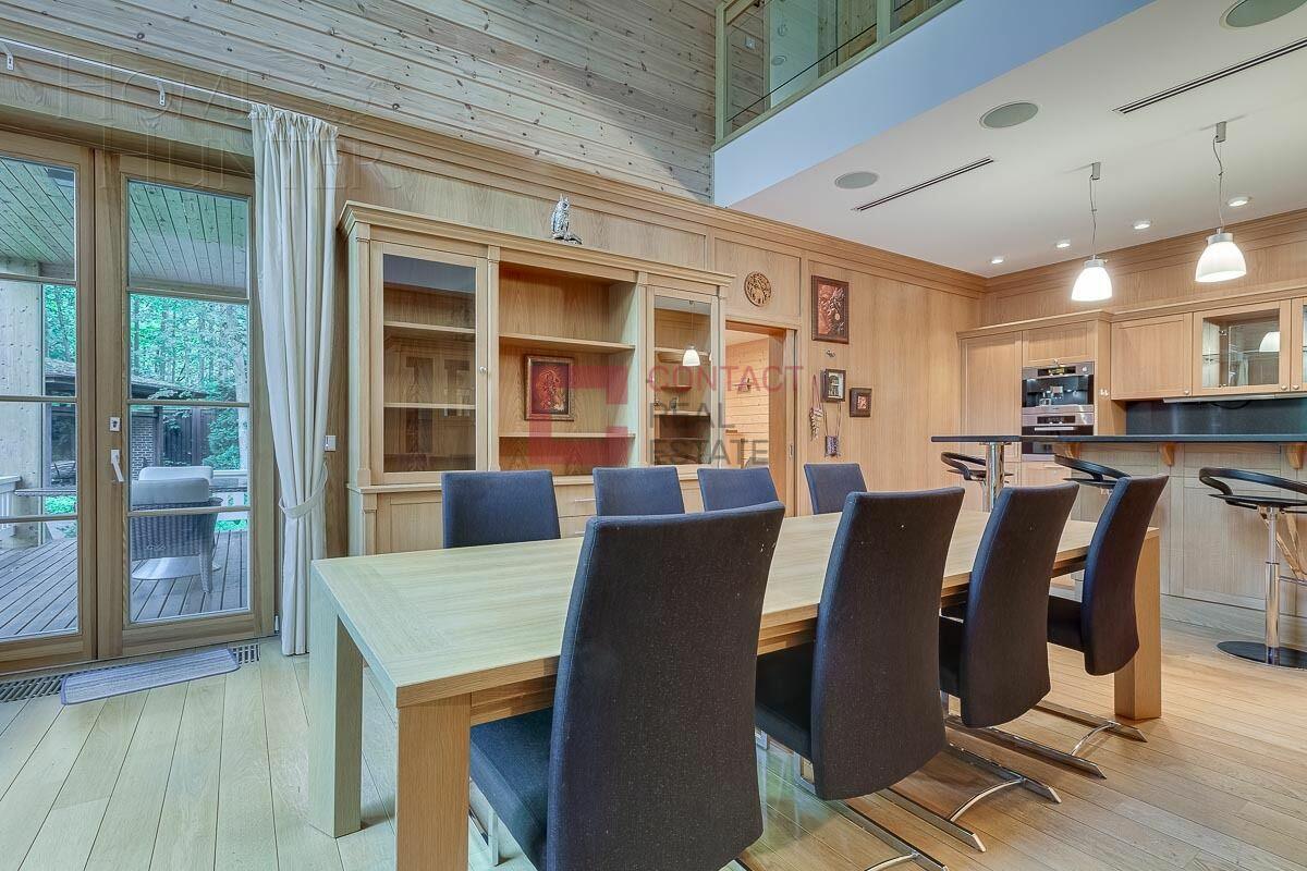 2-этажный коттедж 1 300 м² с отделкой