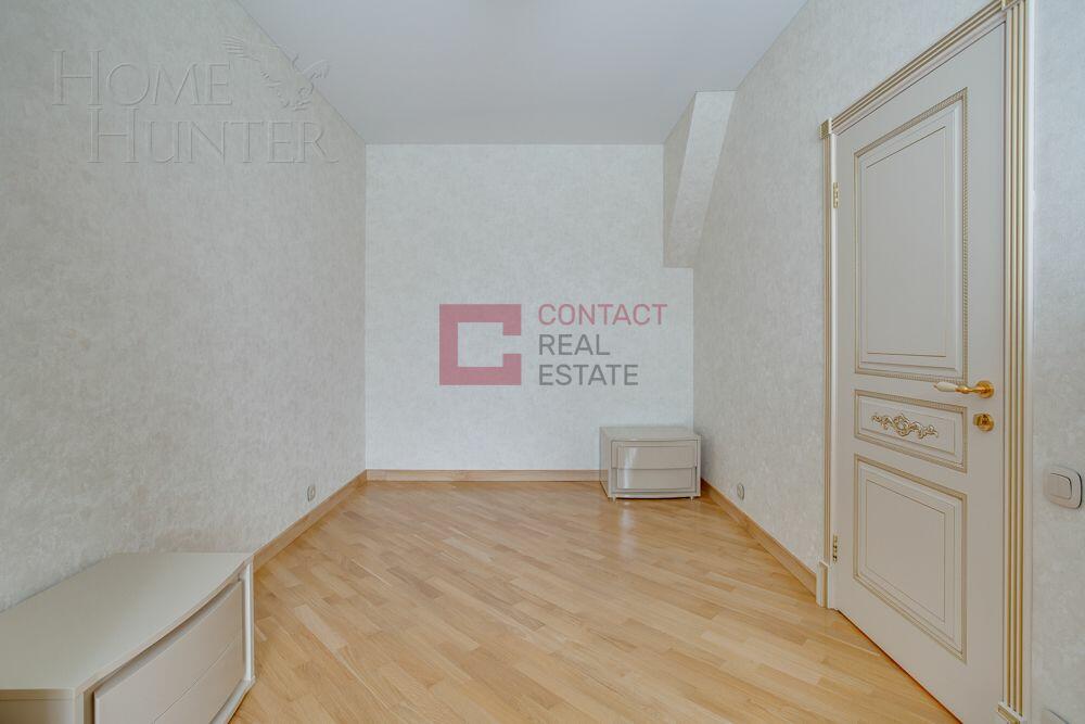 3-этажный таунхаус 300 м² с отделкой