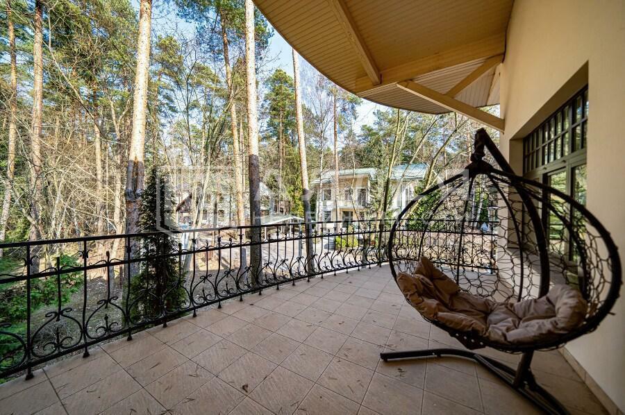 2-этажный коттедж 400 м² с отделкой