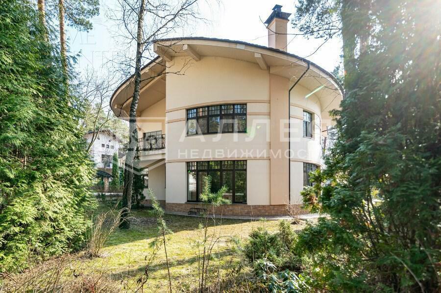 2-этажный коттедж 400 м² с отделкой