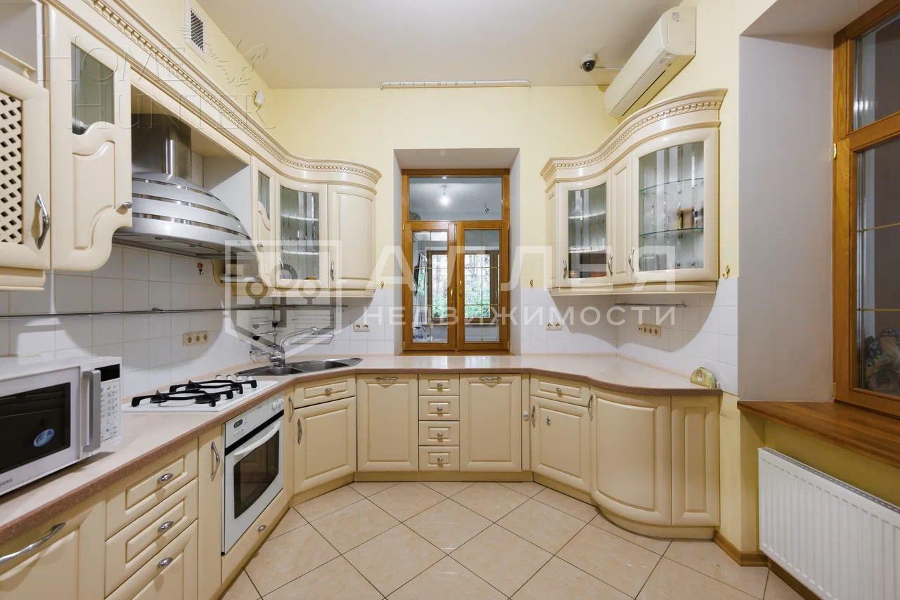 3-этажный коттедж 602 м² с отделкой