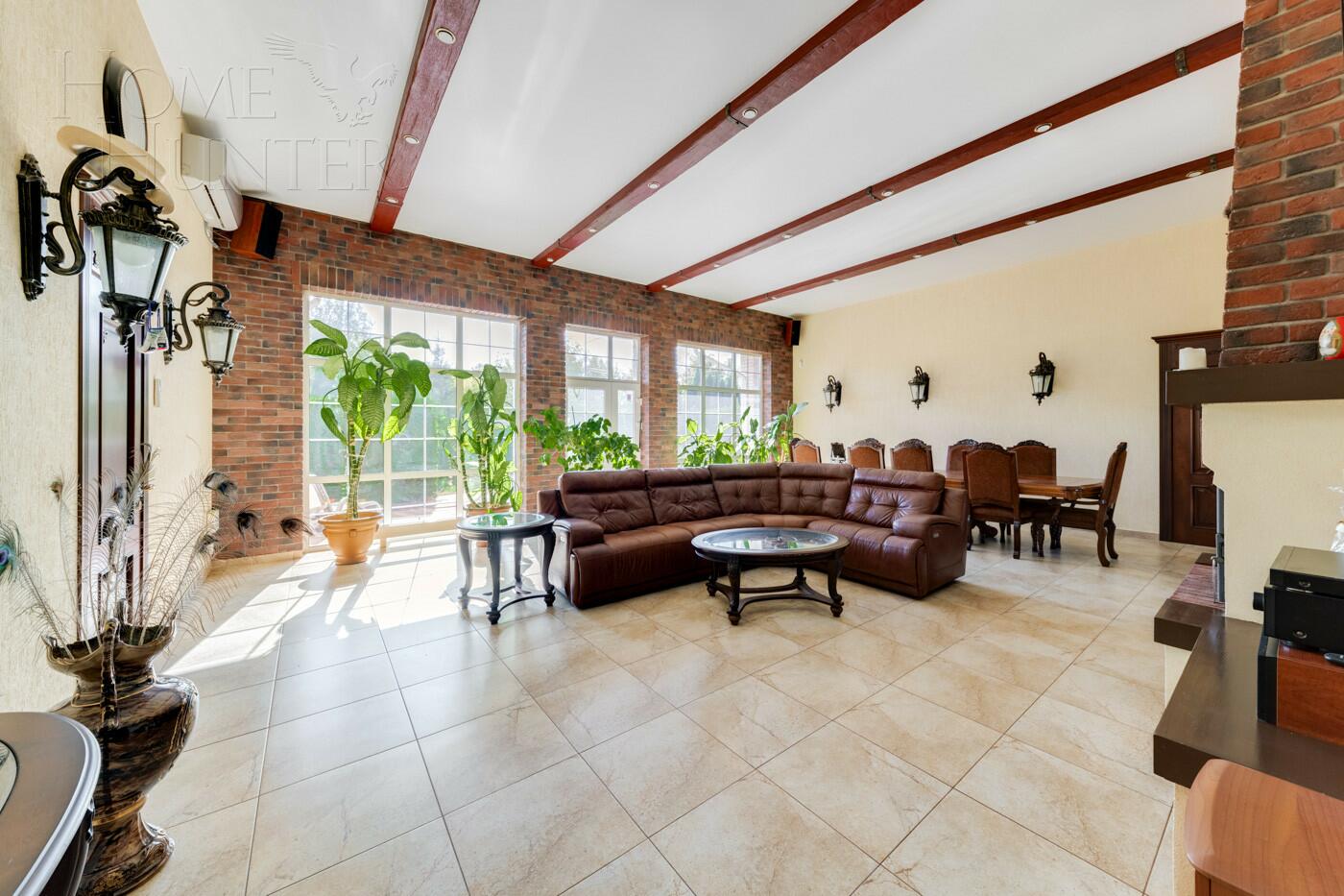 2-этажный коттедж 325 м² с отделкой