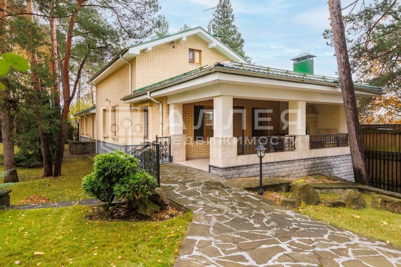 3-этажный коттедж 602 м² с отделкой