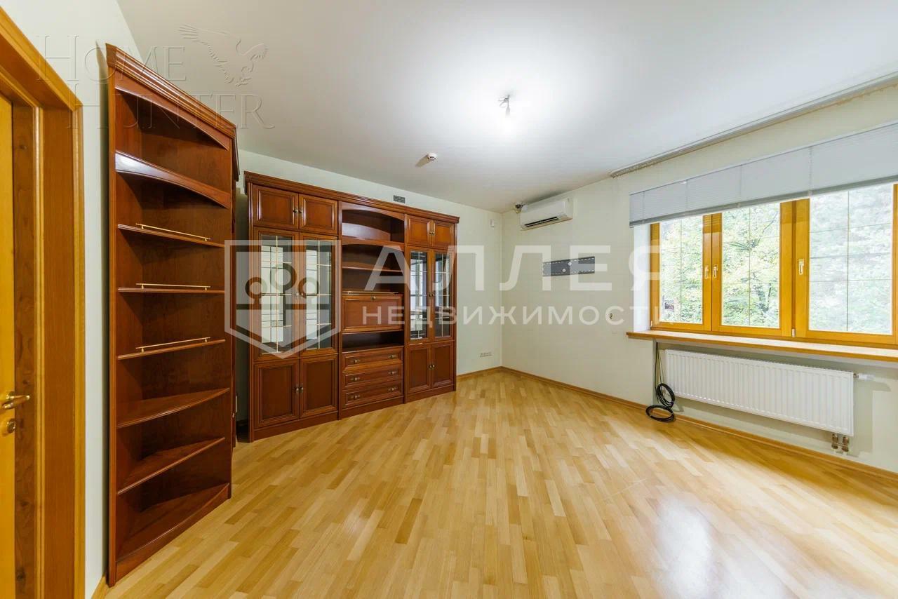 3-этажный коттедж 602 м² с отделкой