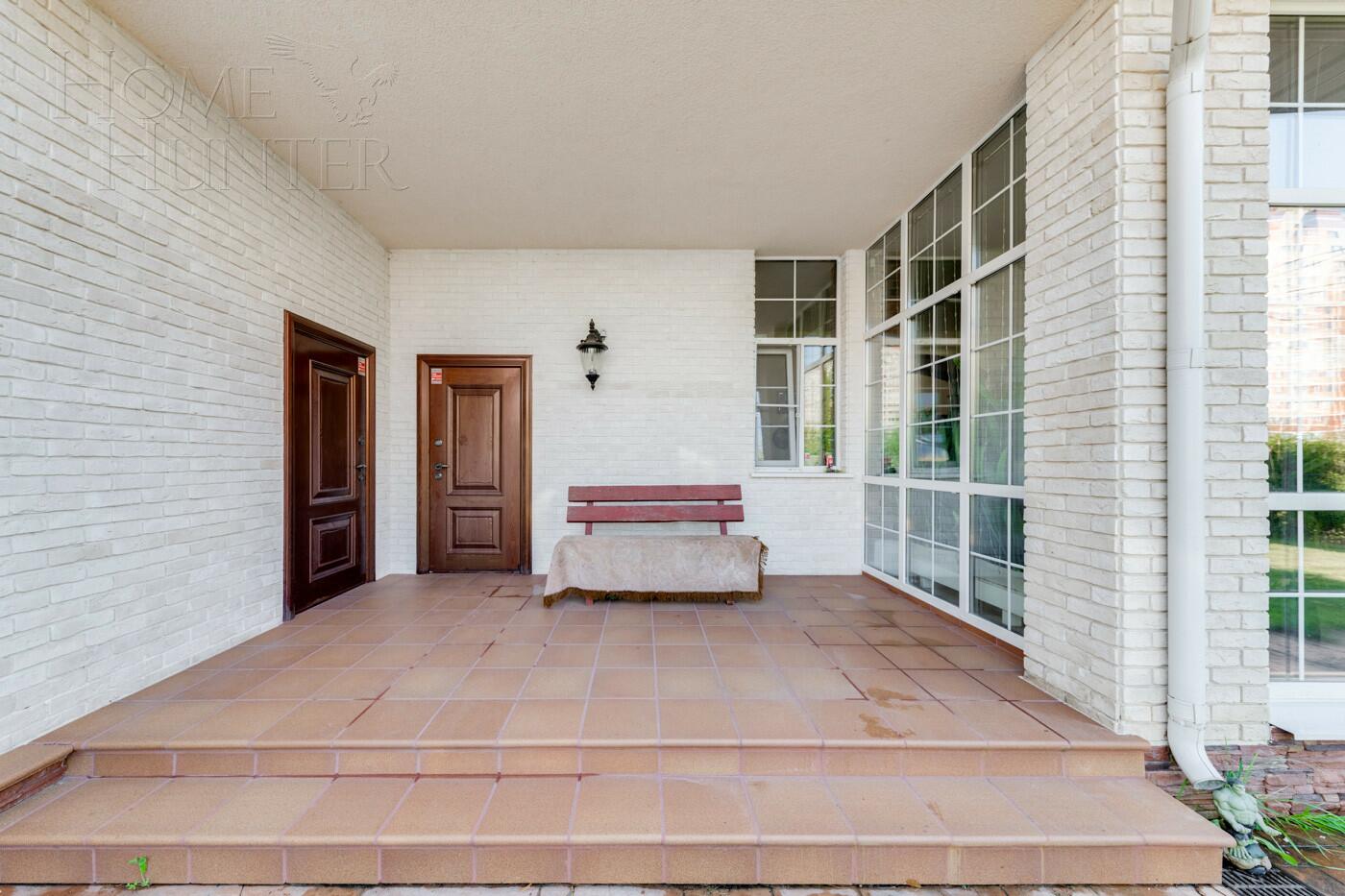 2-этажный коттедж 325 м² с отделкой