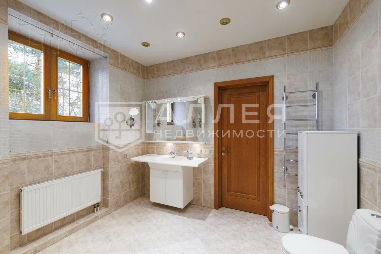 3-этажный коттедж 602 м² с отделкой