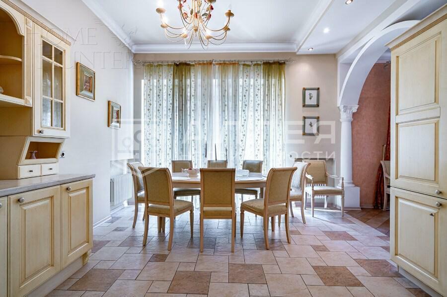 2-этажный коттедж 400 м² с отделкой